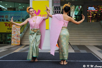 Traditional Thai dancing DSC_3698
