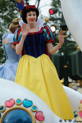 Flights of Fantasy Parade (Snow White)