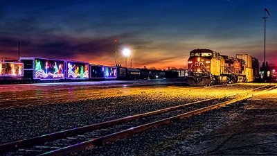 Holiday & Freight Trains At Dawn 31507-9