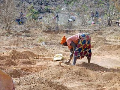 Gold mining between Gaoua ond P, Centre-Sud Region, Burkina Faso