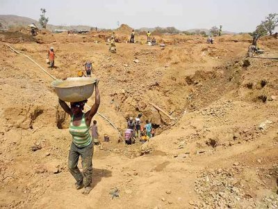 Gold mining at Kassola, near Tibl, Centre-Sud Region, Burkina Faso