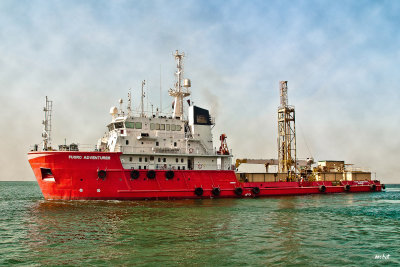 20120207 Fugro Adventurer Mussafah 027-Edit_1.jpg