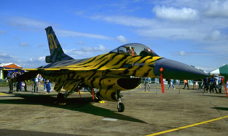 FFD 1991 F16A RBAF FA-94.jpg