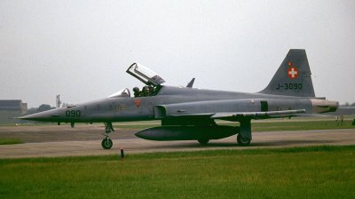 WAD 1993 F5E J-3090.A.jpg