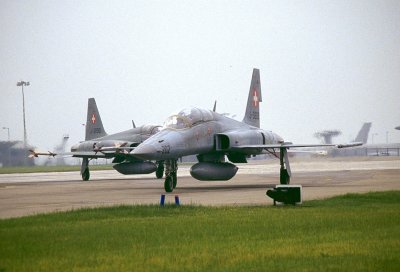 WAD 1993 F5F J-3202.A.jpg