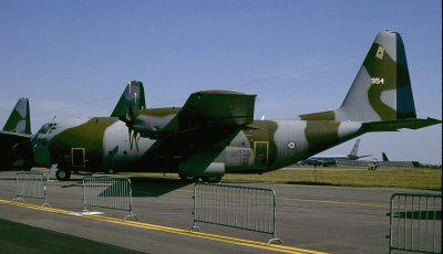 FFD 1989 C130E RNOAF 954.jpg