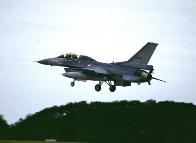 SMG 1997 F16D TAFB.jpg