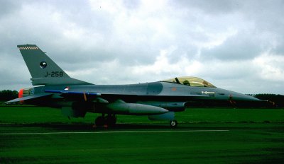 VOL 1989 F16A RNEAF J-258.jpg