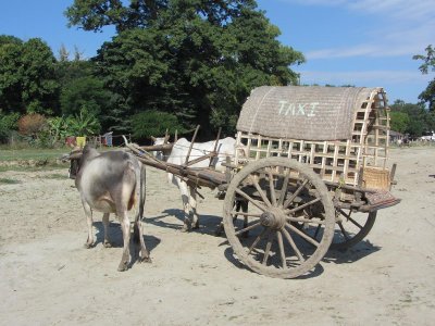 Taxi in Mingun