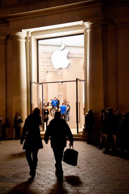 Going to Apple Store
