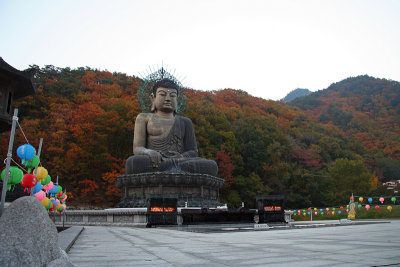 Giant Buddha statue