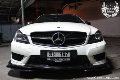 C63 AMG Front Grille - 2 pieces.jpg