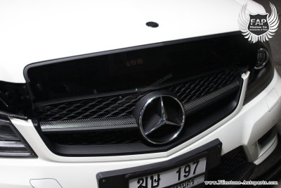 C63 AMG Front Grille - 2 pieces.jpg