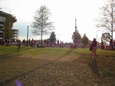 walking-to-stadium