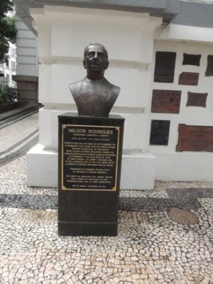 Busto de Nlson Rodrigues