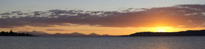 Lake Taupo Panorama2.jpg