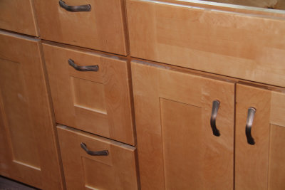 Bathroom Cabinets with Handles