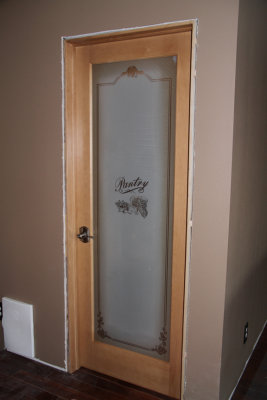 Pantry Door with Plastic Kitty Door_041613