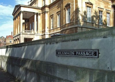 Milkmaids passage