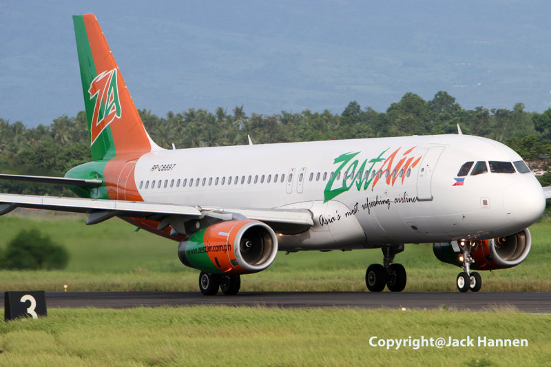 Take off roll Zest Air Airbus A320 RP-C8897