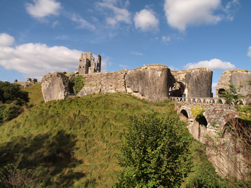 CORFE CASTLE /DORSET