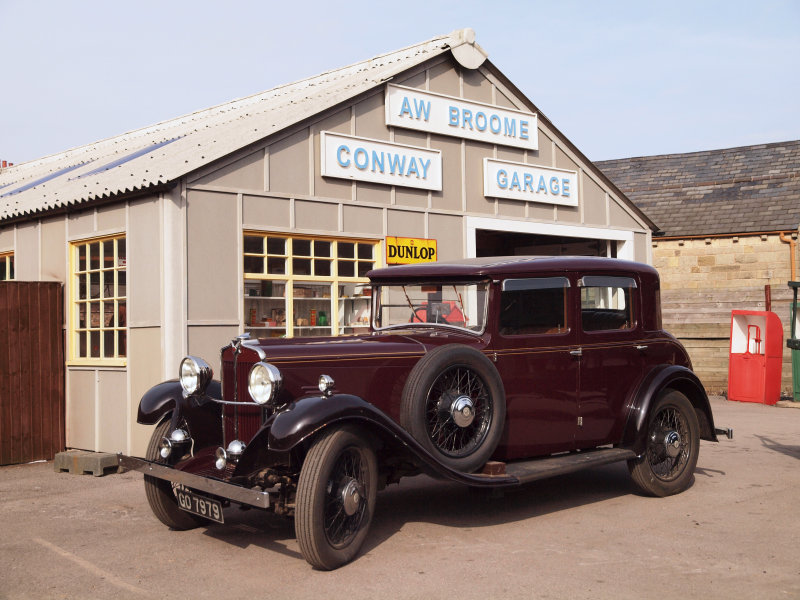 AUTHENTIC RECONSTRUCTION OF THE 1930s GARAGE AND  1930s SUNBEAM CAR