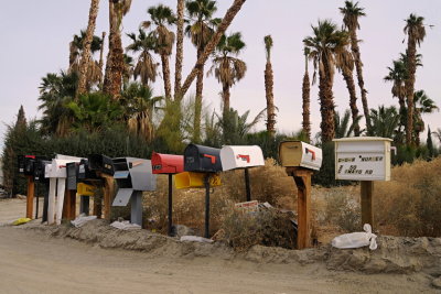 25 SkyValley CA, mail boxes