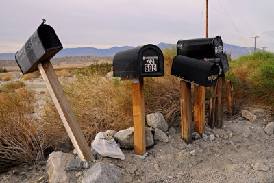 26 SkyValley CA, mail boxes