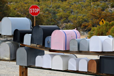 27 SkyValley CA, mail boxes