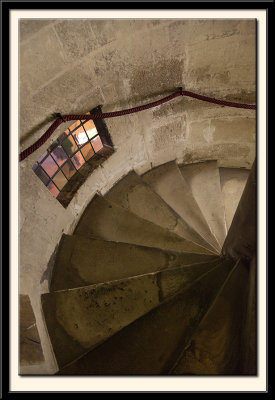 An Inviting Single Helix Staircase