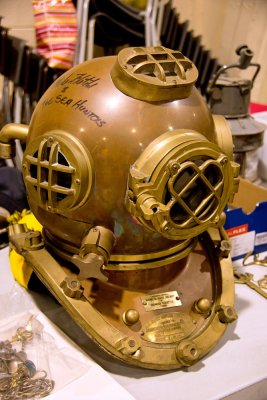 Old_diving_helmet.