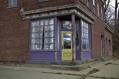Former storefront used as home, Kingston, NY