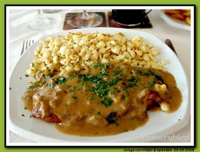 Jaegerschnitzel & Spaetzle.jpg