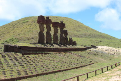 Ahu Nau Nau - 7 moai