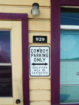 Dawson, Yukon - On joue dur au pays des cowboys! / Rough town!