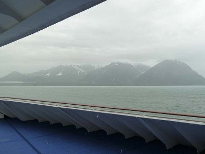 En voguant vers le glacier Hubbard / Sailing towards the Hubbard Glacier