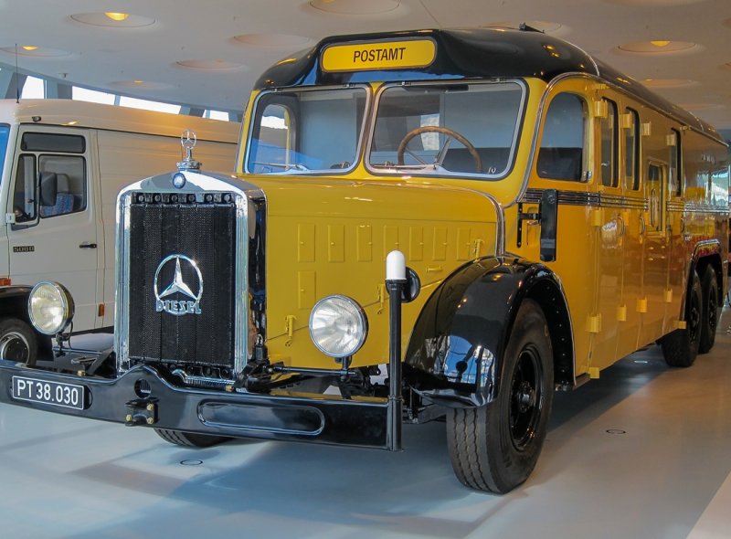 1938 Mercedes-Benz O 10000 Mobile Postoffice