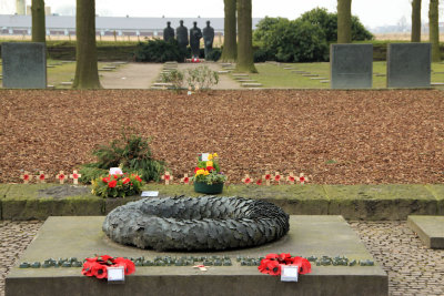 Deutscher Soldatenfriedhof - Langemark