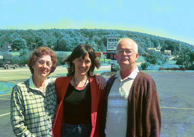 Marian and Bob Thomson with niece Carol Clark 