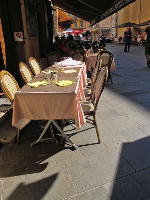 Here is it!I think we have found a good place for lunch.