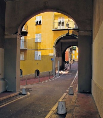 In the yellow old town...