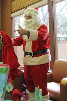 56Santa's bag is empty.jpg
