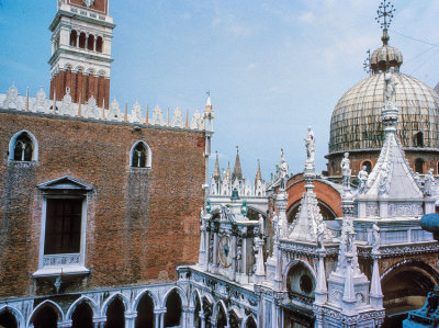 Sculpture details of Basilica di San Marco 