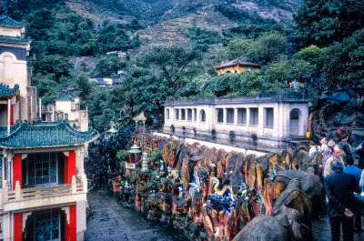 Dragon Wall in Tiger Balm Gardens