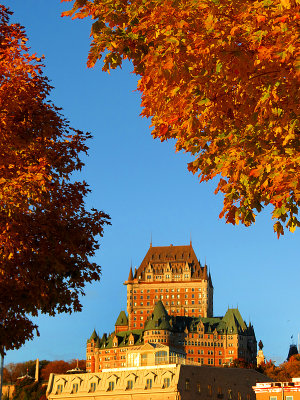 LE CHÂTEAU FRONTENAC DANS TOUT SES ÉTATS