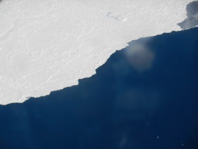 AntarcticIceCoastline.JPG