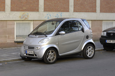 _D2X2035 Smart Car.jpg