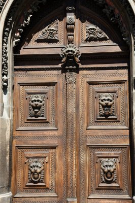_D2X2275 Prague Door.jpg