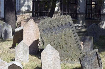 _D2X2294 Old Jewish Cemetery.jpg