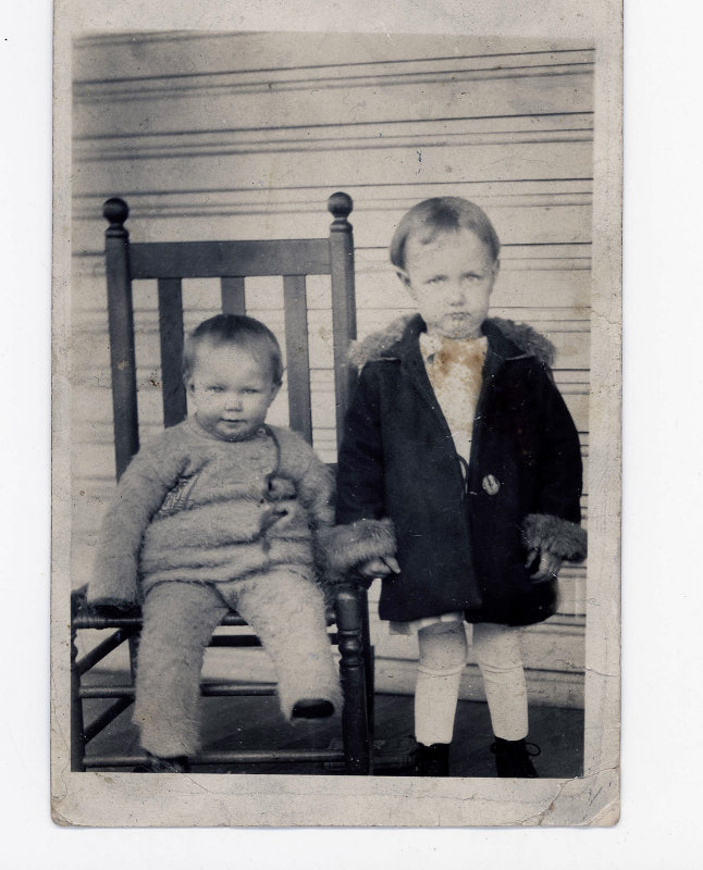 Eunice Smith Shreve (left) and Mary Sue Smith Surber (1924-2010)